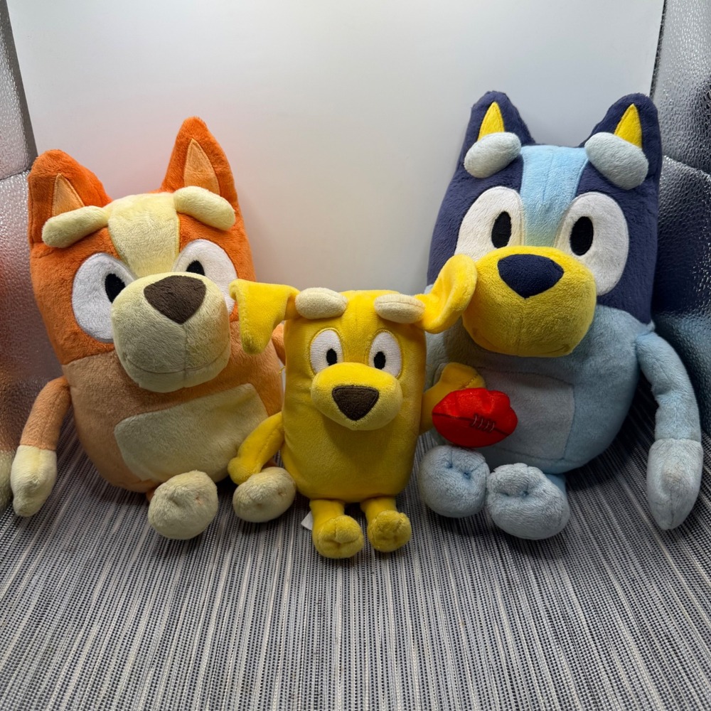Bluey Bingo Talking Plush and Lucky 8 inch Stuffed Animal Toy Bundle Moose Toys